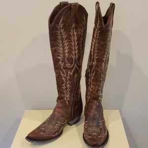 Old Gringo brass Mayra bug boot size 8.5B